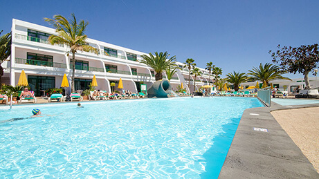 Apartamentos La Peñita