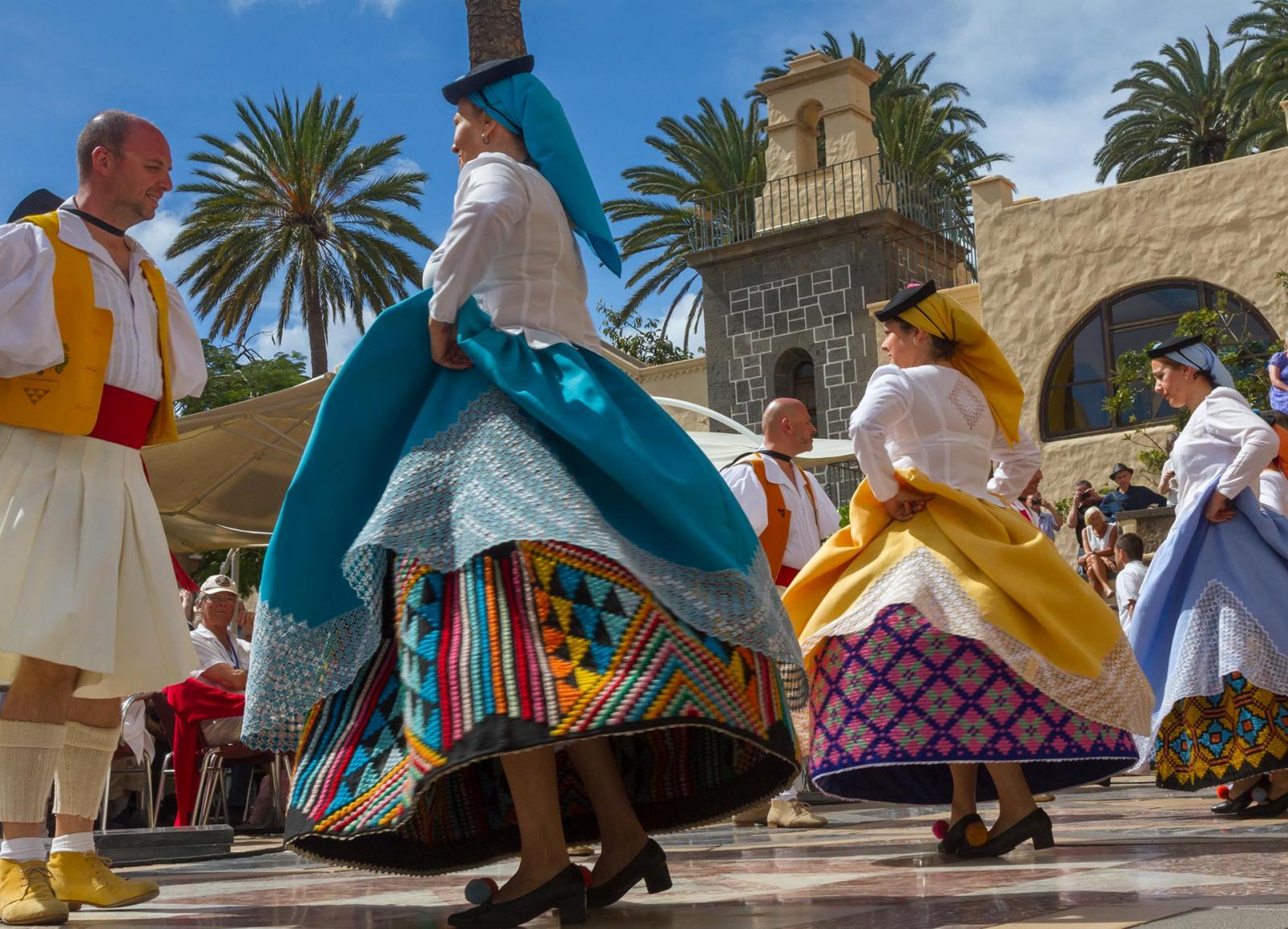 Exhibición de bailes populares en Las Palmas de Gran Canaria