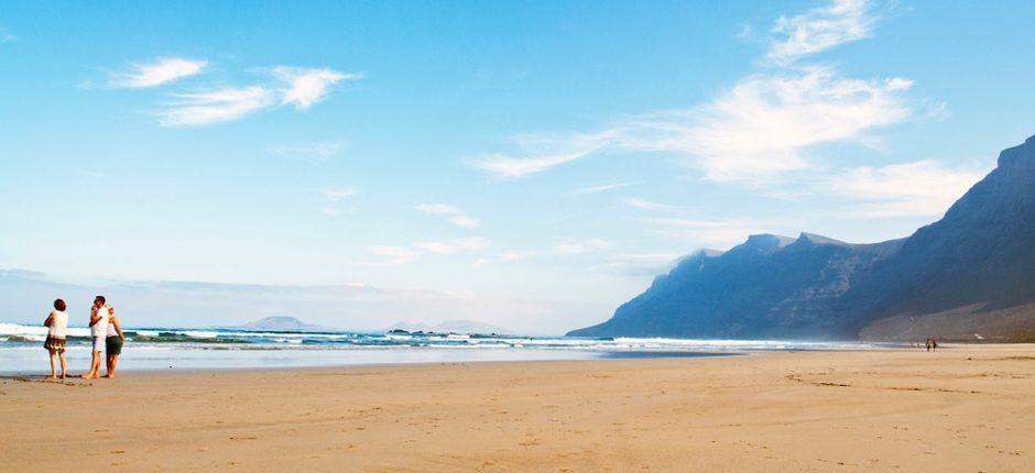 Playa de Famara Playas populares de Lanzarote