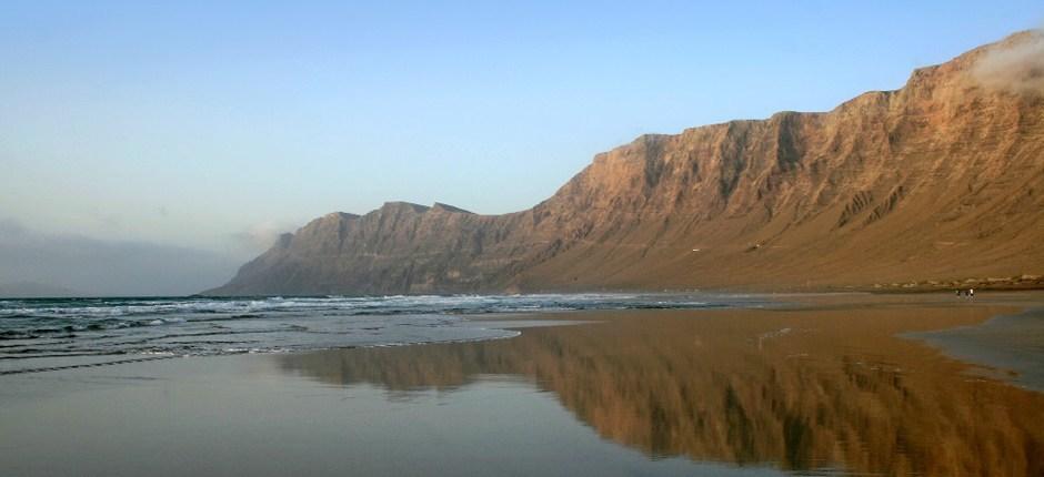 Playa de Famara Playas populares de Lanzarote
